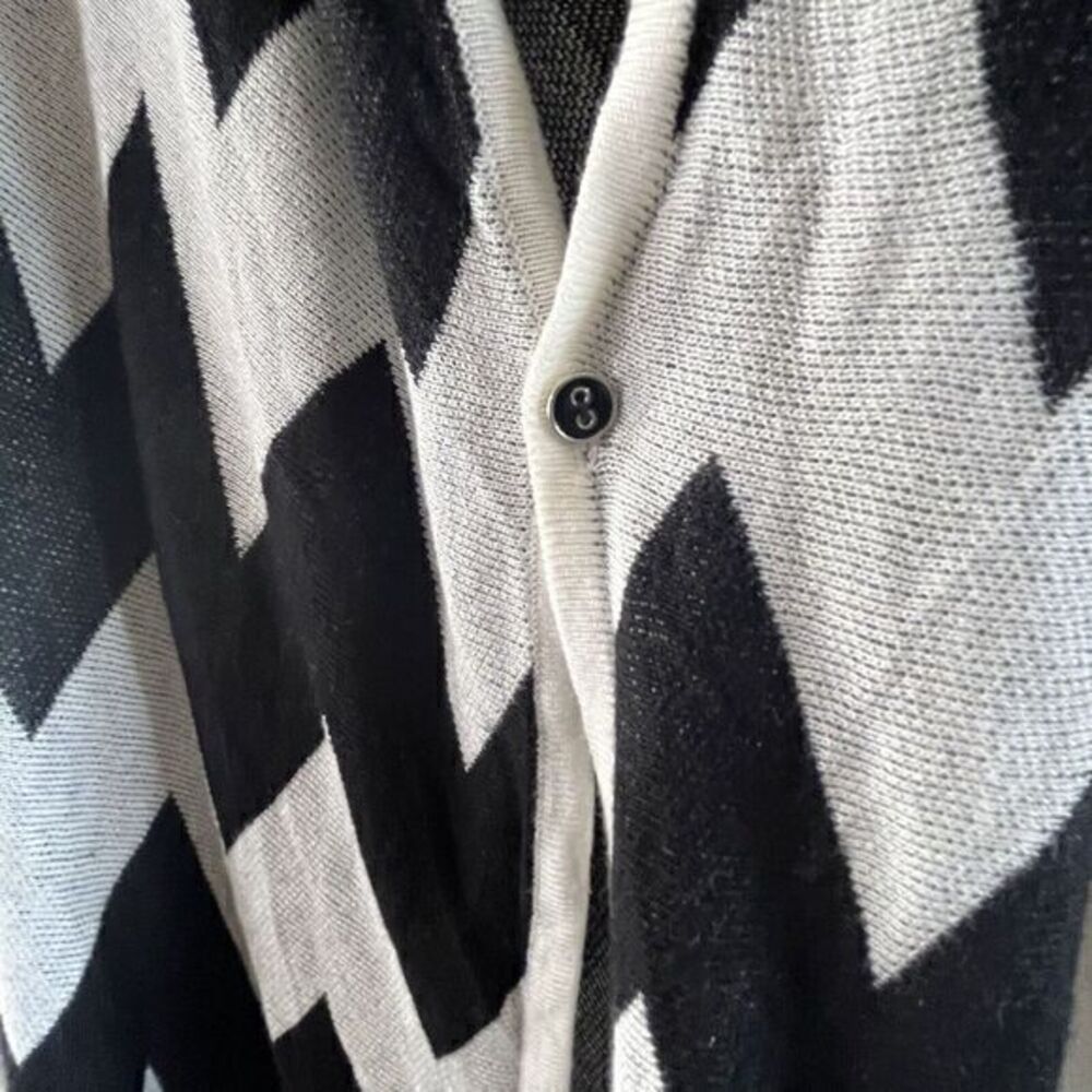 Torrid Chevron Ruana Kimono Duster Poncho Cardigan Fringe Knit 4/5 Black & White - Picture 8 of 9